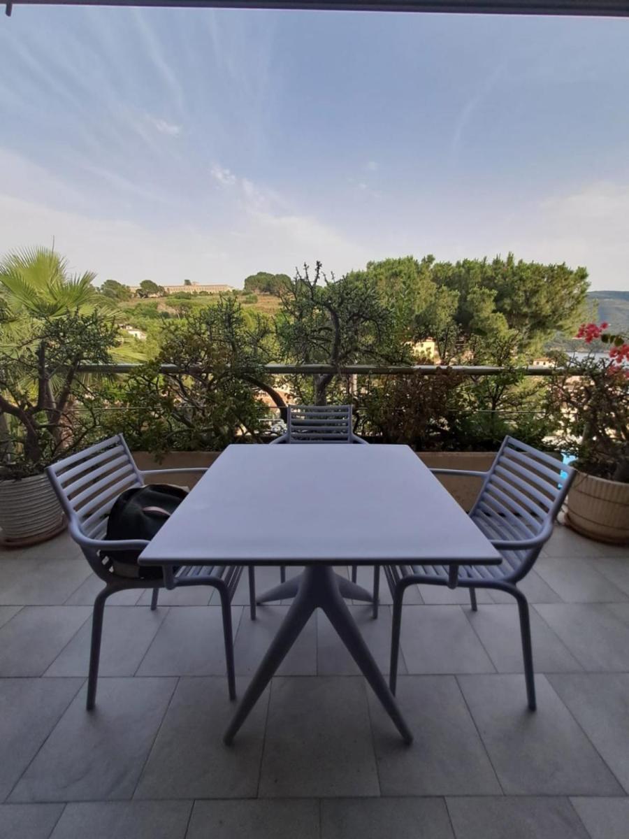Appartamenti Residence Il Porto 13 E 16 포르투 아주로 외부 사진