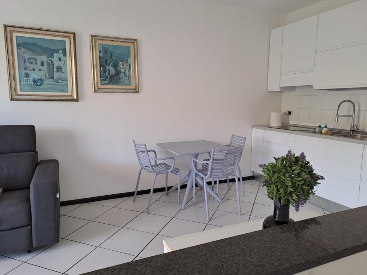 Appartamenti Residence Il Porto 13 E 16 포르투 아주로 외부 사진