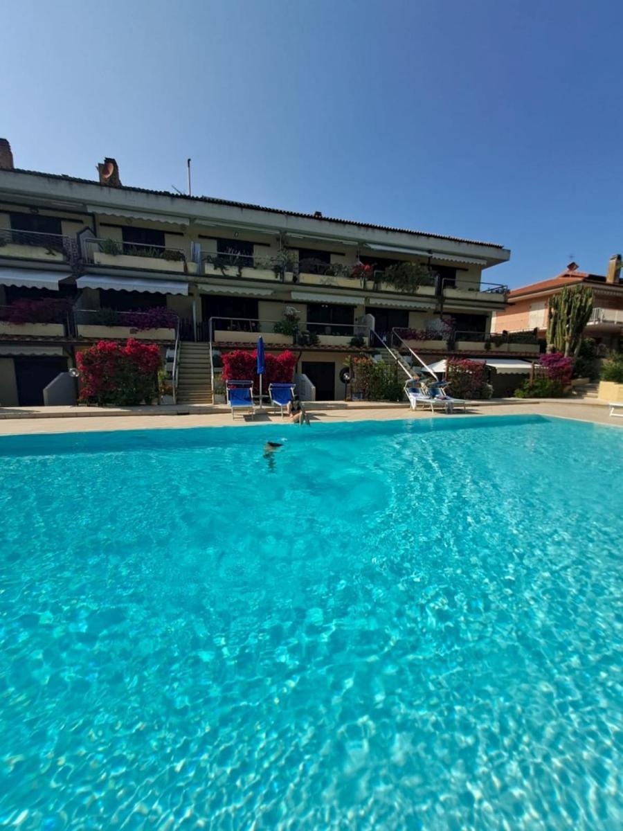 Appartamenti Residence Il Porto 13 E 16 포르투 아주로 외부 사진